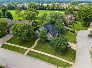 1201 Crosstimbers Dr, Louisville, KY 40245