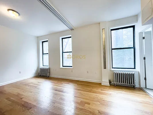 Rented by City Connections Realty | media 11