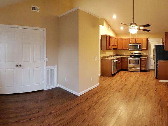 2nd image of 3912 Jewell Ave