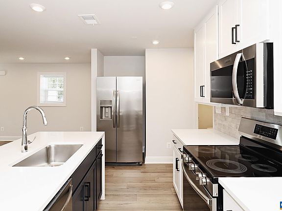 4th image of 2415 Anlee Rd #B