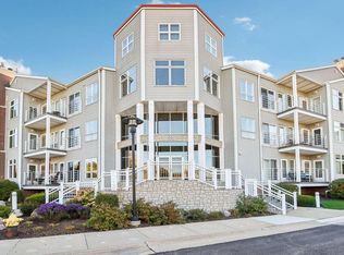 35 Harborview Dr APT 108, Racine, WI 53403