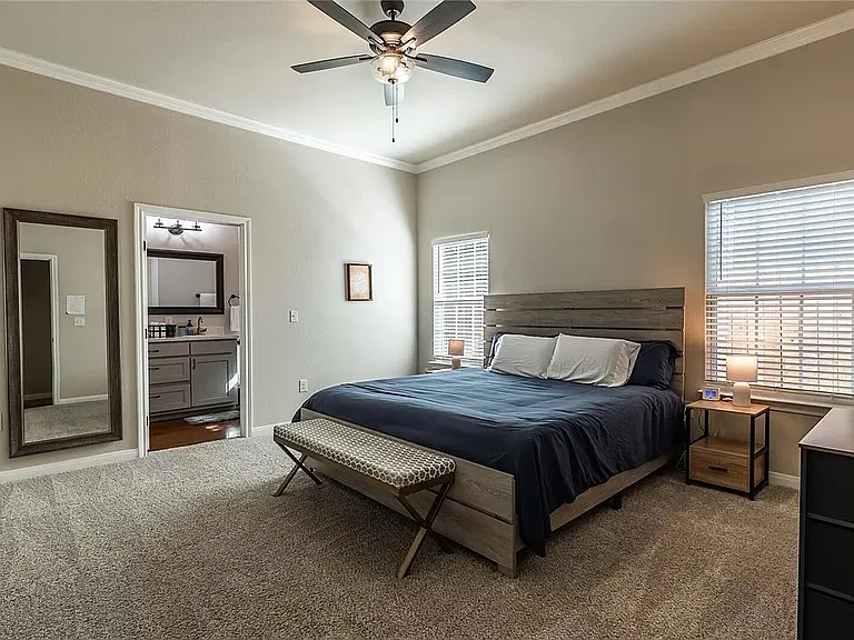 1121 Brook Ave — Photo 14
