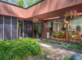 33W740 White Thorne Rd, Wayne, IL 60184