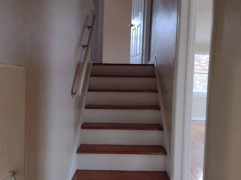 4453 Lee Heights Blvd — Photo 5