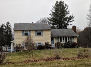 117 Amherst St, Granby, MA 01033