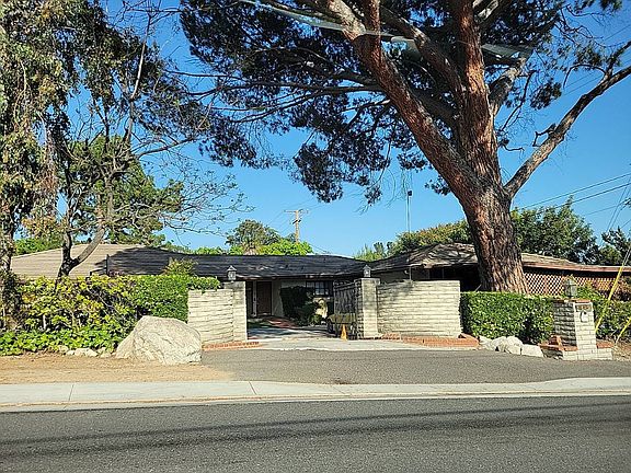 3rd image of 4932 Ocean View Blvd