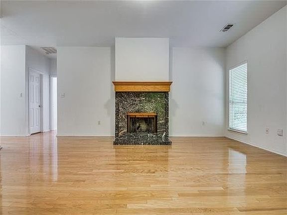 5th image of 325 Boliver Ave