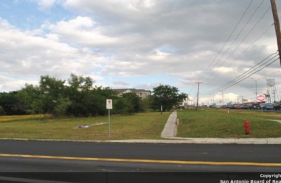 4th image of 6461 Bandera Rd