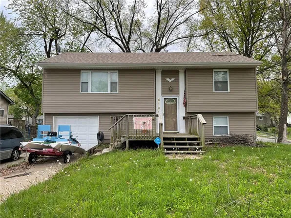 8101 NE 51st St, Kansas City, MO 64119