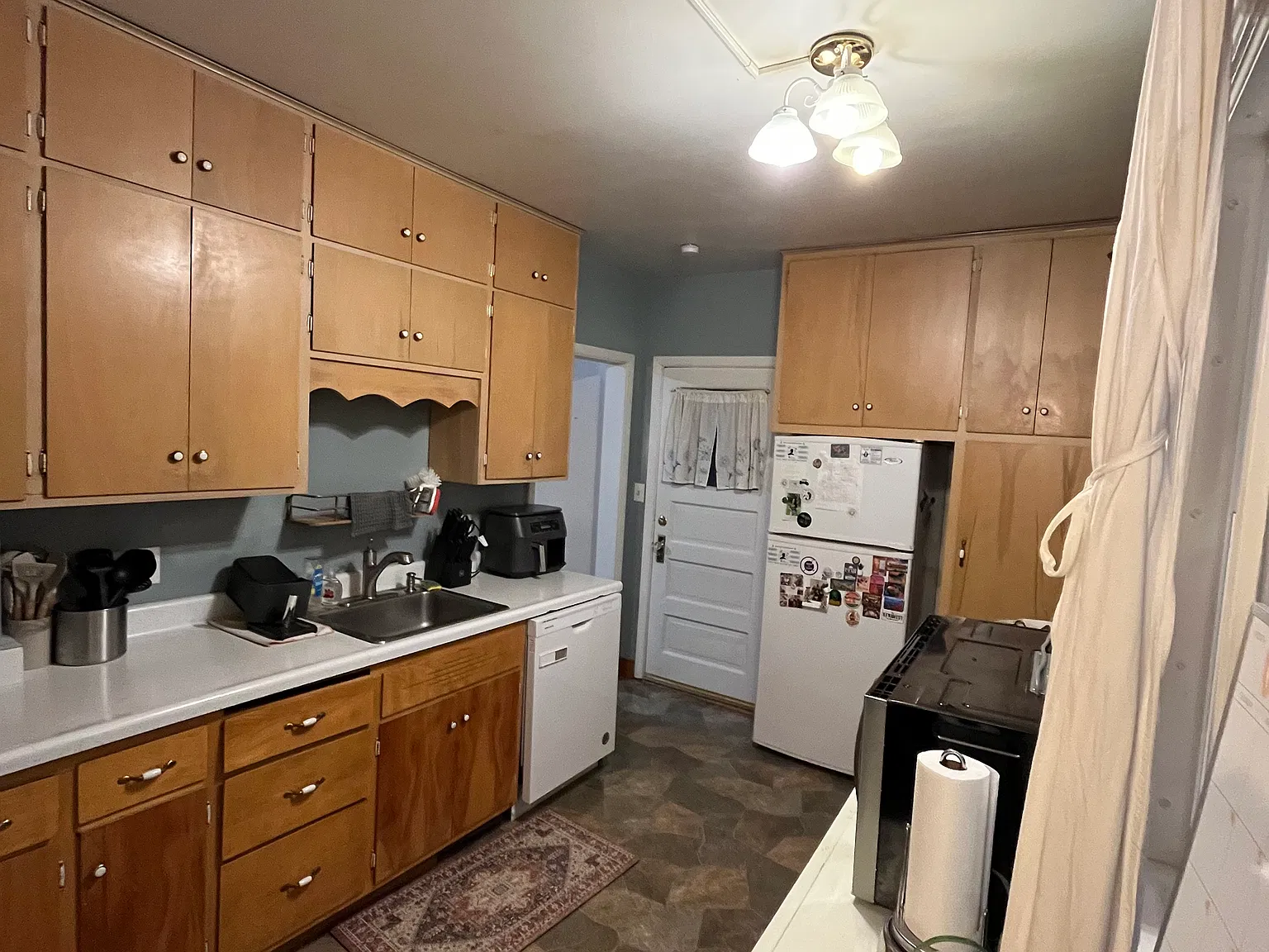 4 bed, $2,100 — Photo 4