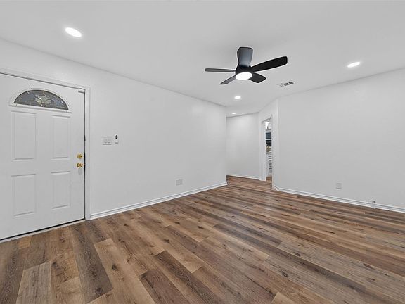 4th image of 310 Nasturtium St
