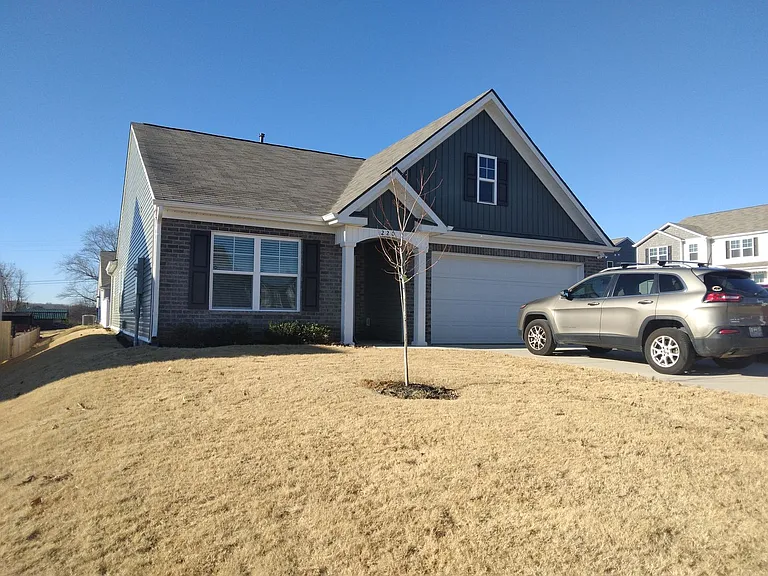 220 Greene Ln — Photo 50