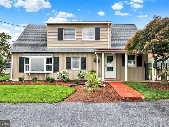4th image of 512 E Rosebud Rd
