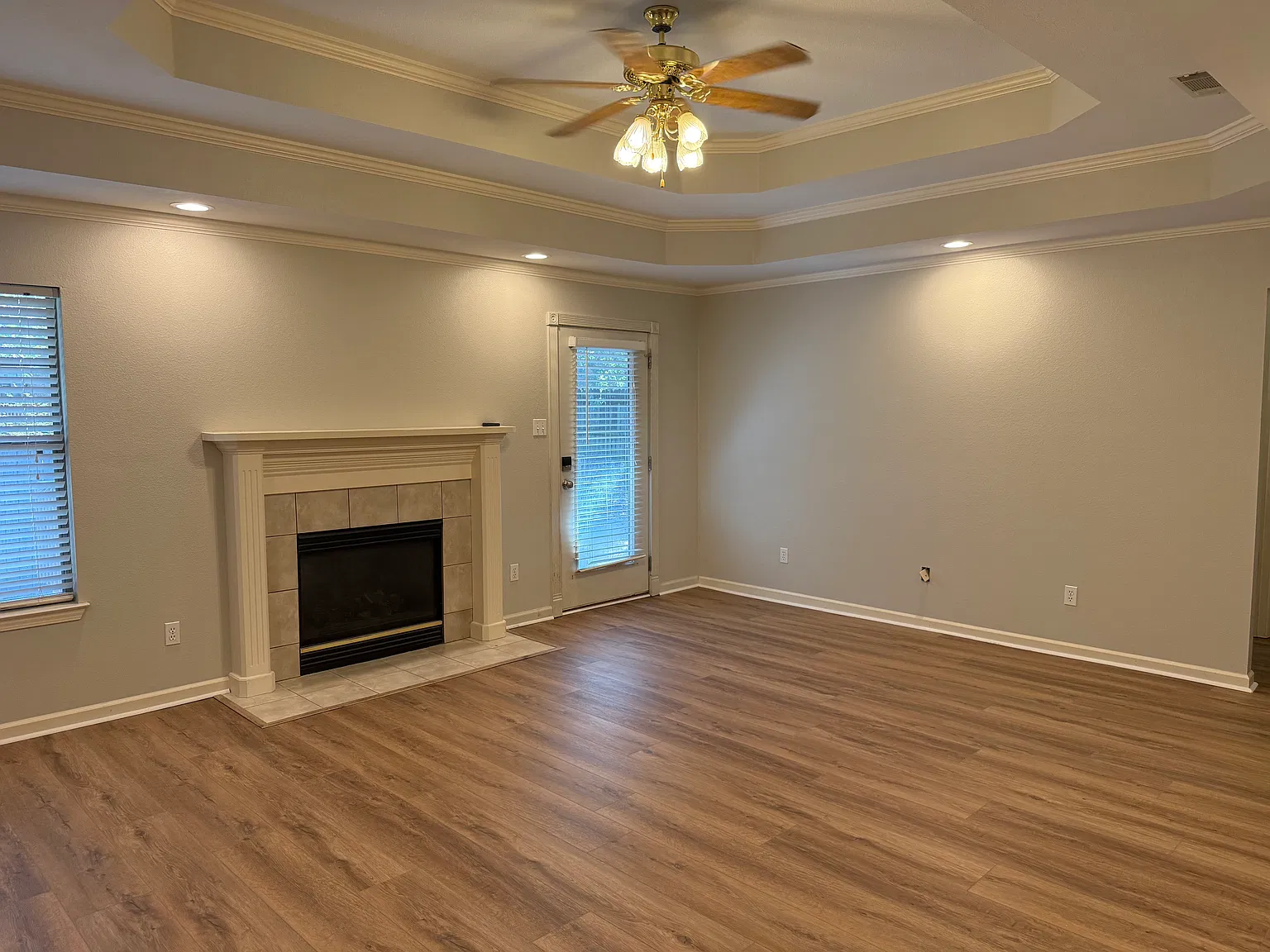 3 bed, 1588 sqft, $1,825 — Photo 2