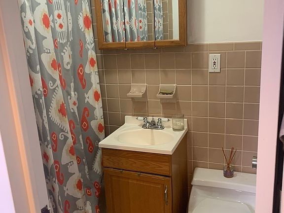 4th image of 303 Court St #3R