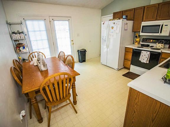 5th image of 7556 Heumsdale Dr