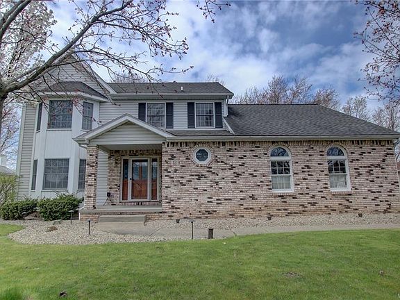 2nd image of 12 W Royal Hill Dr