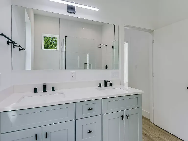 606 S Hackberry — Photo 4