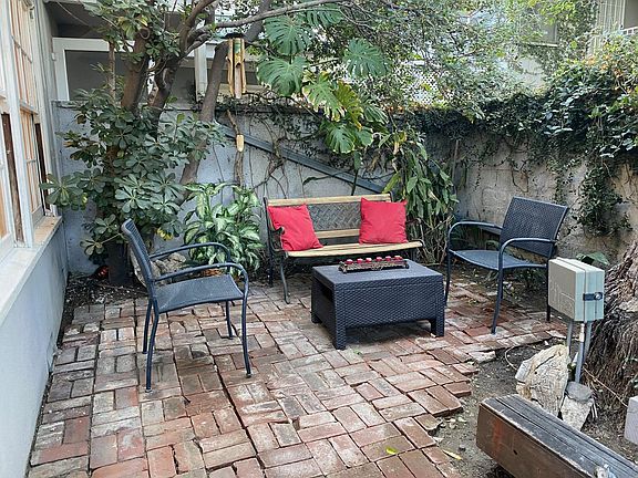 5th image of 12918 Burbank Blvd #1