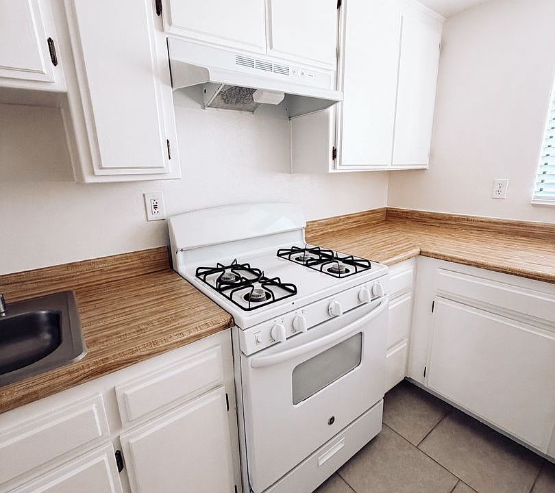 1st image of 14814 Inglewood Ave APT 3