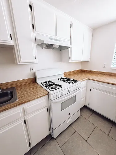 14814 Inglewood Ave. Photo 1