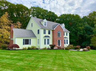 2 Sarah Ln, Chelmsford, MA 01824