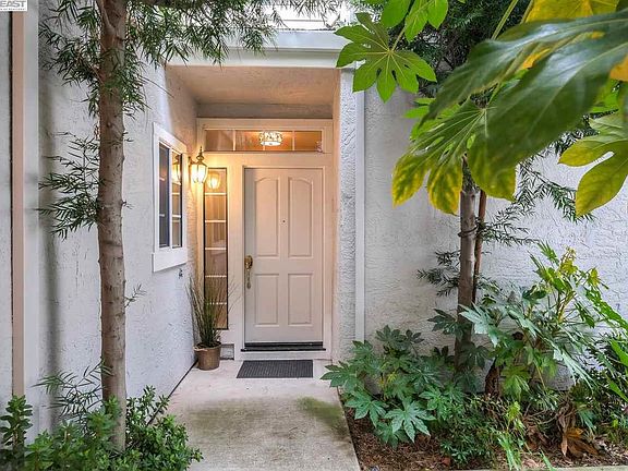 3rd image of 22 Copperfield Ln