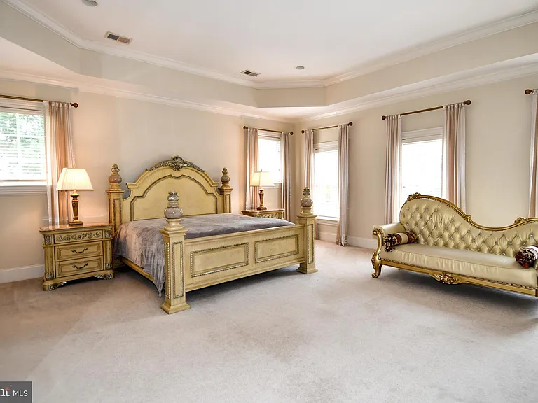 7104 Old Dominion Dr — Photo 40