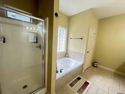 6342 Surrey Ln — Photo 11