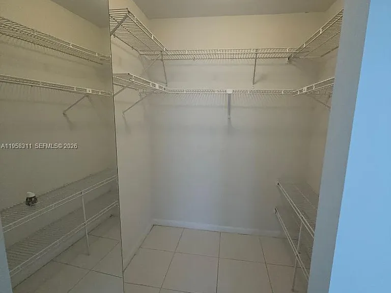 16919 N Bay Rd #507 — Photo 20