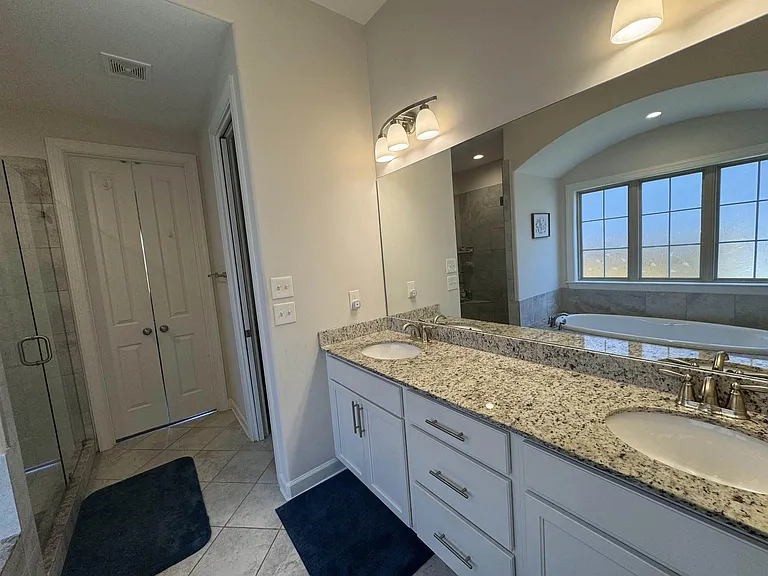 4726 Emmas Cir E — Photo 5