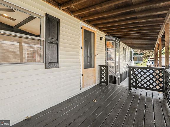 3rd image of 319 Bahama Cir