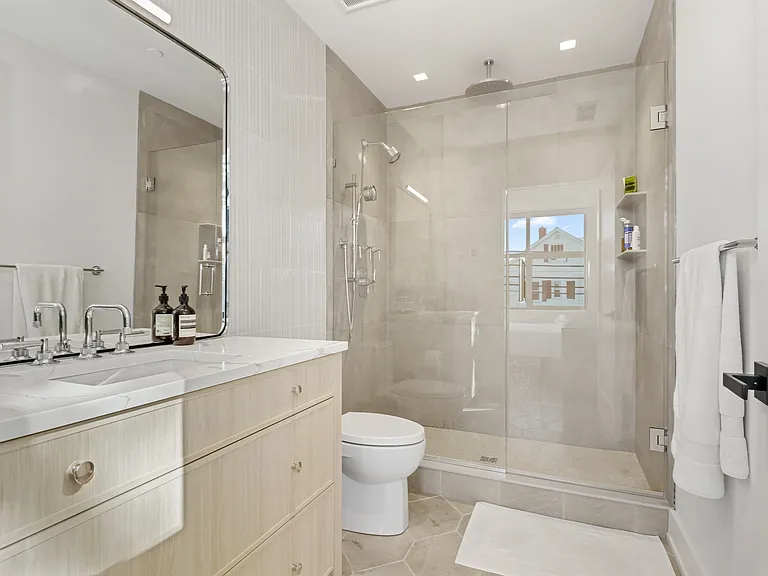 116 Sherman St — Photo 26