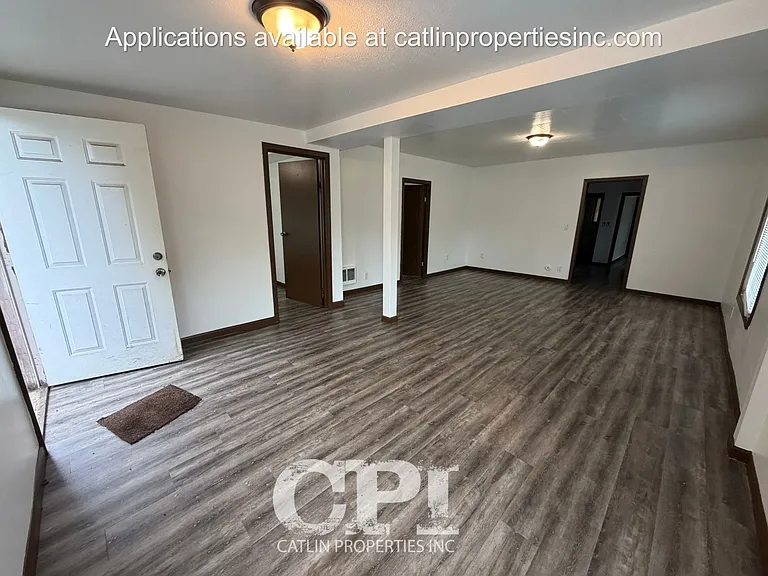 305 Rosewood St — Photo 3