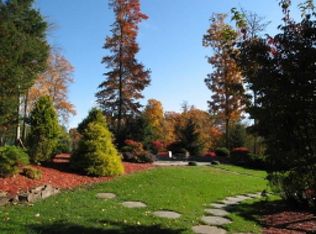 25 Woodshire Ter, Towaco, NJ 07082