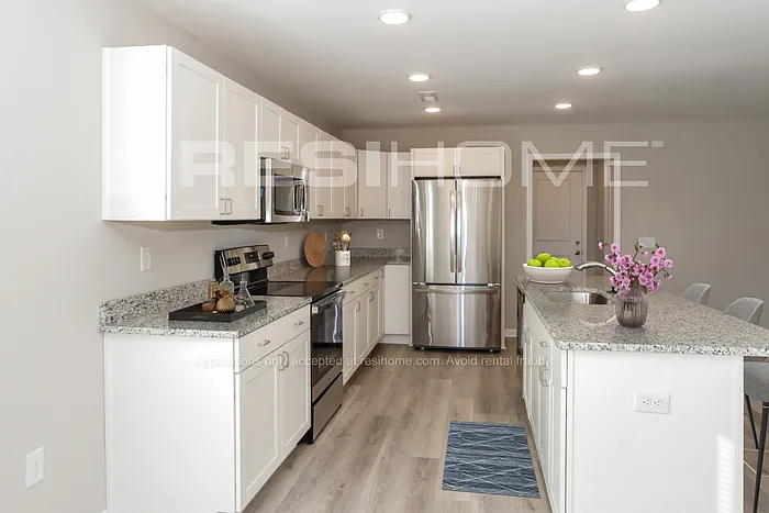 117 London Calvin Way — Photo 4
