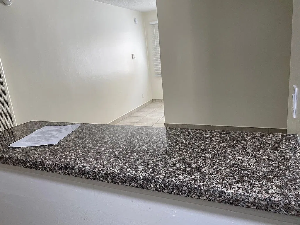 15831 Vanowen 1 BD 1 BA JR — Photo 3