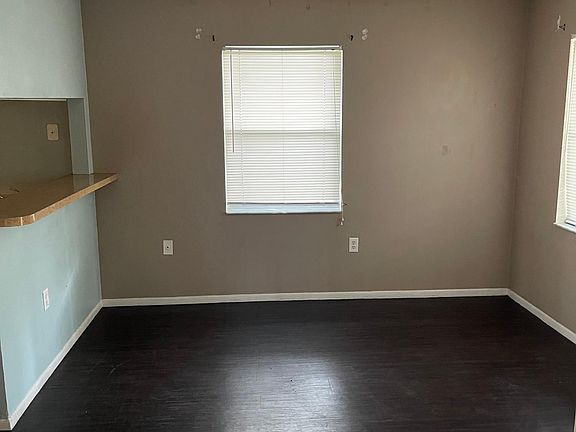 4th image of 1025 S Ohio Ave #8