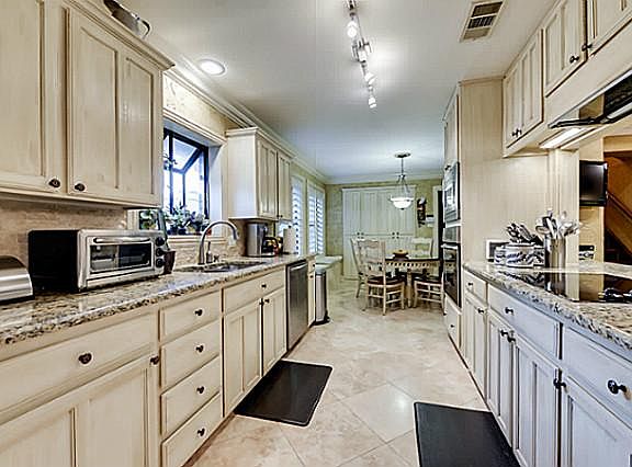 5th image of 7305 Tipperary Ct