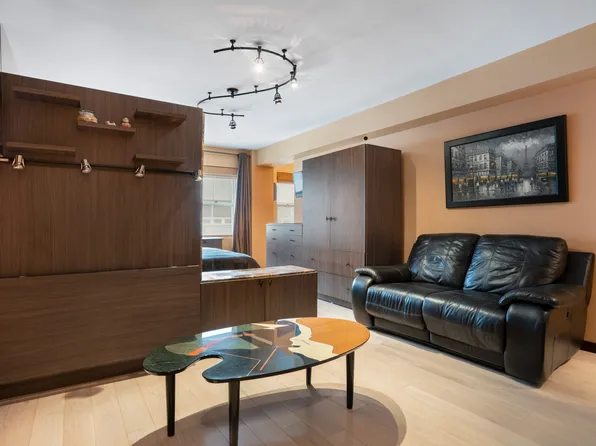 310 East 49th Street image 1 of 7