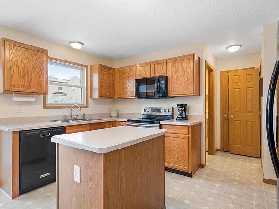 4th image of 8076 Willow Brook Csg Dr