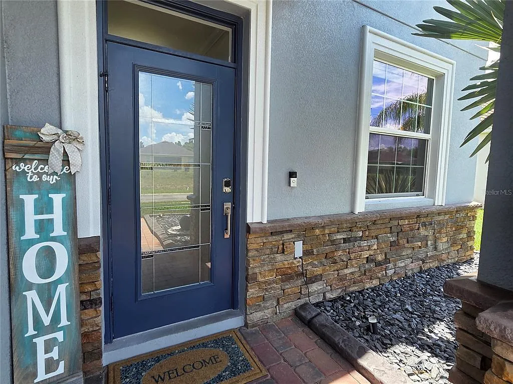 4 bed, 3.0 bath, 2600 sqft, $2,900 — Photo 4