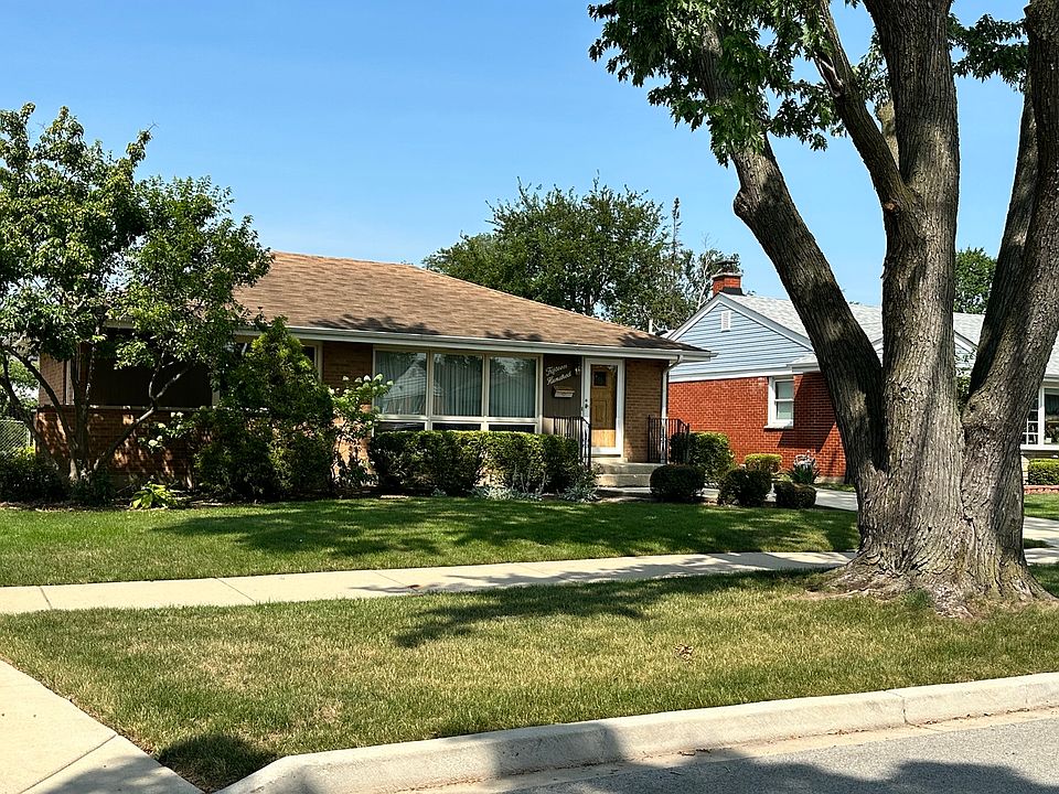 2nd image of 1500 Cindy Ln