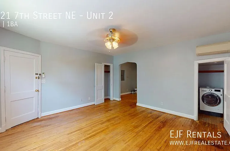 4021 7th St NE #2 — Photo 3