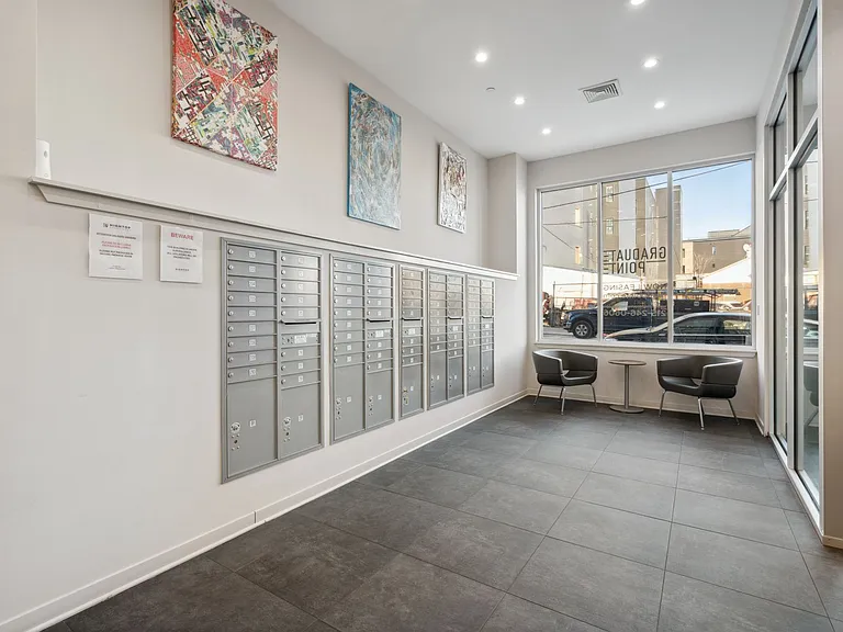 Graduate Pointe — Photo 111