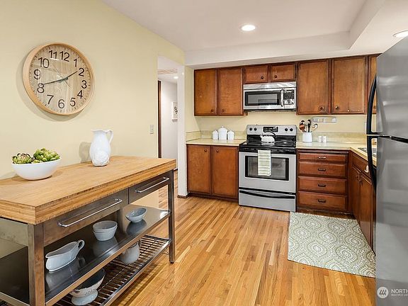 3rd image of 17002 NE 23rd Pl