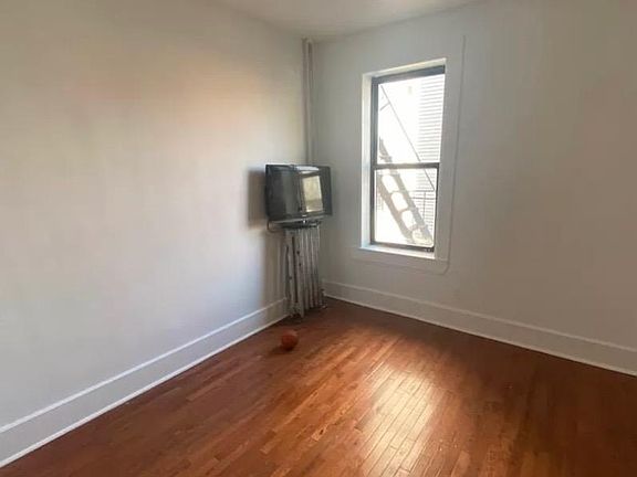 4th image of 13928 89th Ave Floor 2