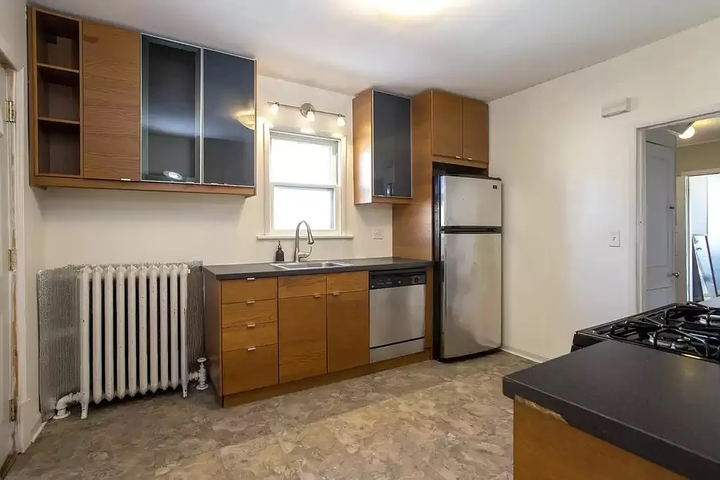 4 bed, 1.5 bath, $2,600 — Photo 4
