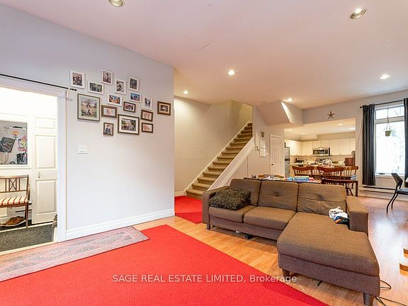 3rd image of 204 Berkeley St