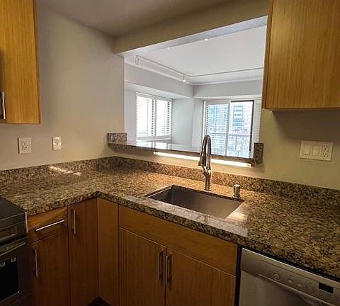 3rd image of 1 Daniel Burnham Ct APT 504
